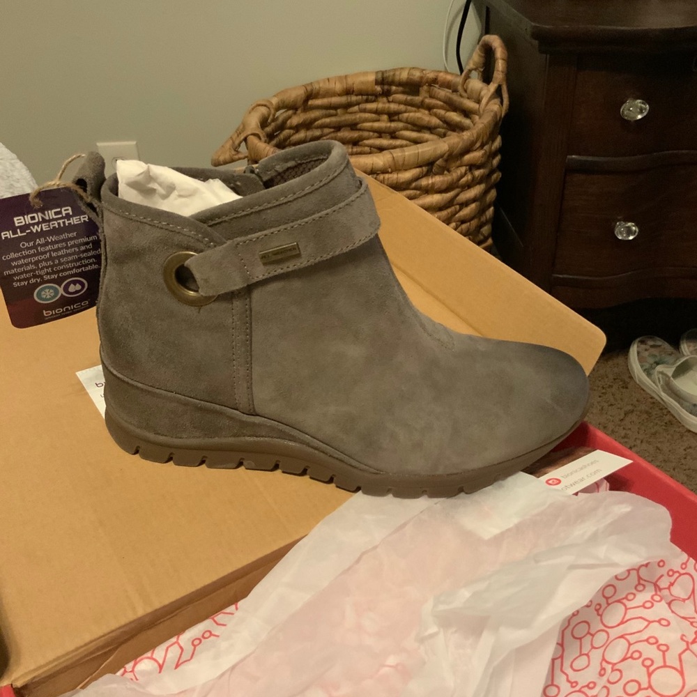 Bionica booties